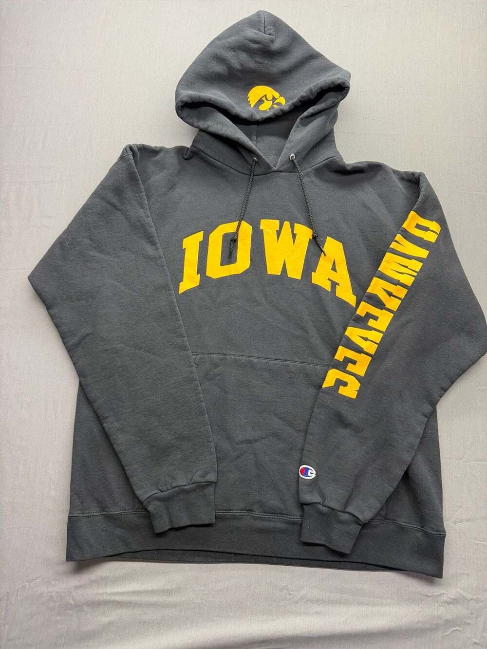 Champion Iowa Hawkeyes Hoodie Size L Black Spell Out